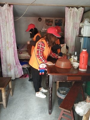 F:/体育学院学雷锋/3.jpg